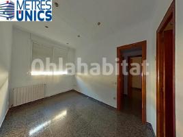 Pis, 56 m², près de bus et de train, Calle del Pilar