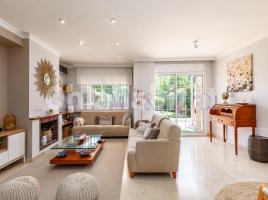 Casa (chalet / torre), 324 m², cerca de bus y tren, Calle Santiago Rusiñol