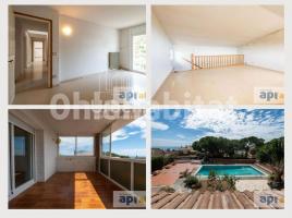 Casa (unifamiliar adossada), 366 m², Zona