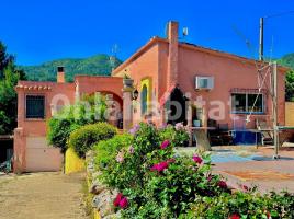 Houses (villa / tower), 220 m², Carretera N-420