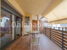 Flat, 105 m², almost new