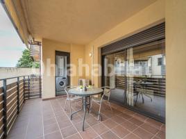 Flat, 105 m², almost new