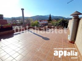 Casa (unifamiliar adossada), 358 m², prop de bus i tren