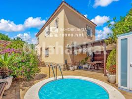 Casa (unifamiliar adossada), 259 m², seminou, Zona