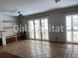 Louer pis, 168 m², presque neuf