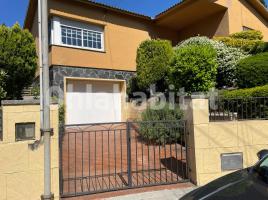 Houses (villa / tower), 200 m²