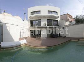  (unifamiliar adossada), 271 m², presque neuf, Zona