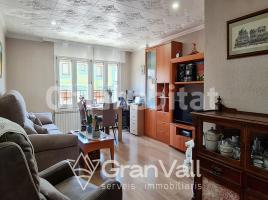 Apartament, 84 m², près de bus et de train