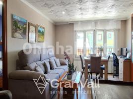 Apartament, 84 m², près de bus et de train