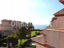 Houses (terraced house), 243 m², almost new, Calle de Chirac