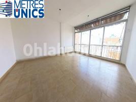 Piso, 77 m², cerca de bus y tren, Calle de Sant Pere