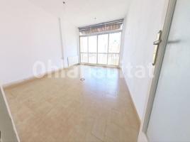 Piso, 77 m², cerca de bus y tren, Calle de Sant Pere