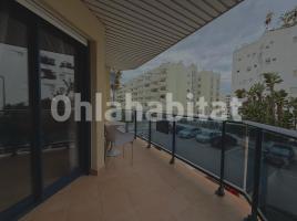 Apartament, 75 m²