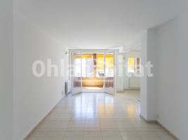Pis, 101 m², prop de bus i tren, Calle d'Antoni Gaudí