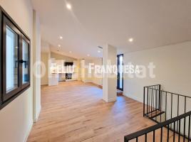 Duplex, 157 m², near bus and train, almost new
