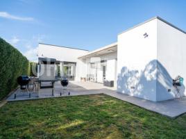  (unifamiliar adossada), 198 m², presque neuf, Zona