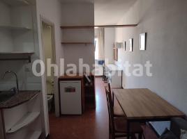 For rent flat, 40 m², near bus and train, Calle d'Enric Prat de la Riba, 201
