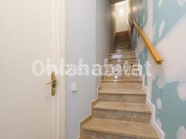 Houses (terraced house), 176 m², near bus and train