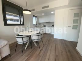 Piso, 64 m², cerca de bus y tren, seminuevo, Avenida Salvador Esteve