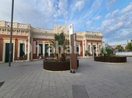 Dúplex, 110 m², cerca de bus y tren