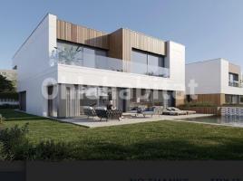 Casa (chalet / torre), 260 m², cerca de bus y tren, seminuevo