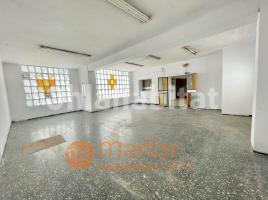 Local comercial, 240 m², cerca de bus y tren, Calle de Huelva, 66