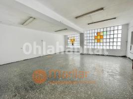 Local comercial, 240 m², cerca de bus y tren, Calle de Huelva, 66