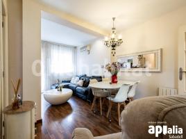 Flat, 85 m², near bus and train