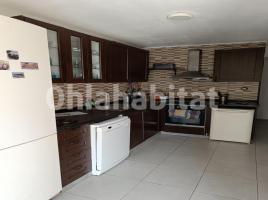 Casa (chalet / torre), 220 m², seminuevo, Calle dels Pugets
