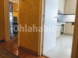 For rent flat, 127 m², near bus and train