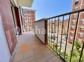 Piso, 115 m², cerca de bus y tren, Calle de Guipúscoa