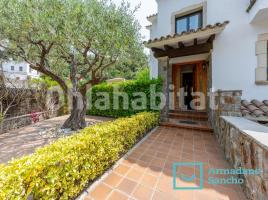 Houses (villa / tower), 365 m², Calle Pompeu Fabra