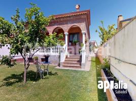 Casa (xalet / torre), 315 m², prop de bus i tren, seminou
