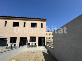 Obra nova - Casa a, 140 m², prop de bus i tren, nou