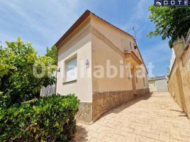 Casa (unifamiliar aislada), 233 m², seminuevo, Zona