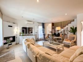 Casa (xalet / torre), 208 m², seminou, Calle de Santa Cristina