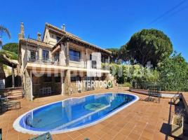 Casa (unifamiliar aïllada), 689 m², Zona