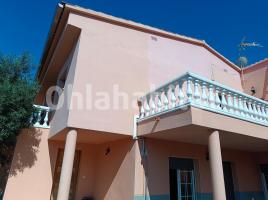 Houses (detached house), 242 m², near bus and train