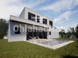 Casa (unifamiliar aïllada), 256 m², Zona