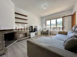 For rent flat, 85 m², near bus and train