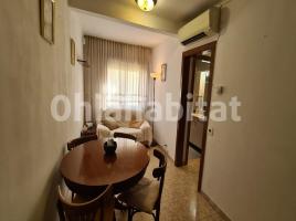 Pis, 68 m², prop de bus i tren, Calle Bòbiles