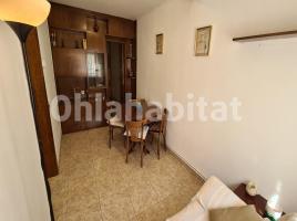 Pis, 68 m², prop de bus i tren, Calle Bòbiles