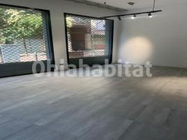 Alquiler local comercial, 46 m², cerca de bus y tren, seminuevo, Calle Gran de la Sagrera, 117