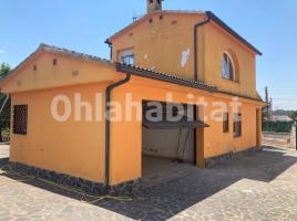 Casa (chalet / torre), 238 m², Calle Rosella, 25