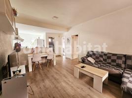 Pis, 65 m², prop bus i metro, Calle TRAVAU