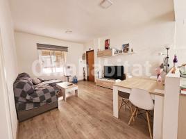 Pis, 65 m², prop bus i metro, Calle TRAVAU