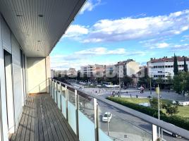Louer pis, 114 m², près de bus et de train, presque neuf, Calle de la Independència