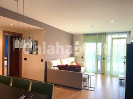 Louer pis, 114 m², près de bus et de train, presque neuf, Calle de la Independència