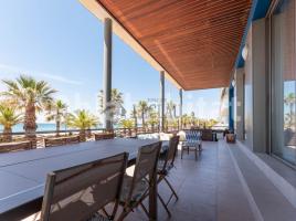 Flat, 138 m², near bus and train, almost new