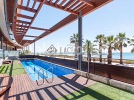 Flat, 138 m², near bus and train, almost new